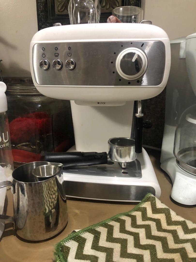 Noon East espresso maker (Category: Coffee Machines & Makers) located in Cainta. Submitted by geroniemacaronie (Listing ID 1167214719, Image 2). Description: Bought March 2022 With free coffee making accessories Flaw: slight gasgas on top(see photo for ref) and NO BOX Rfs: upgrade MOP: GCASH ONLY Can do meet ups for near by area.