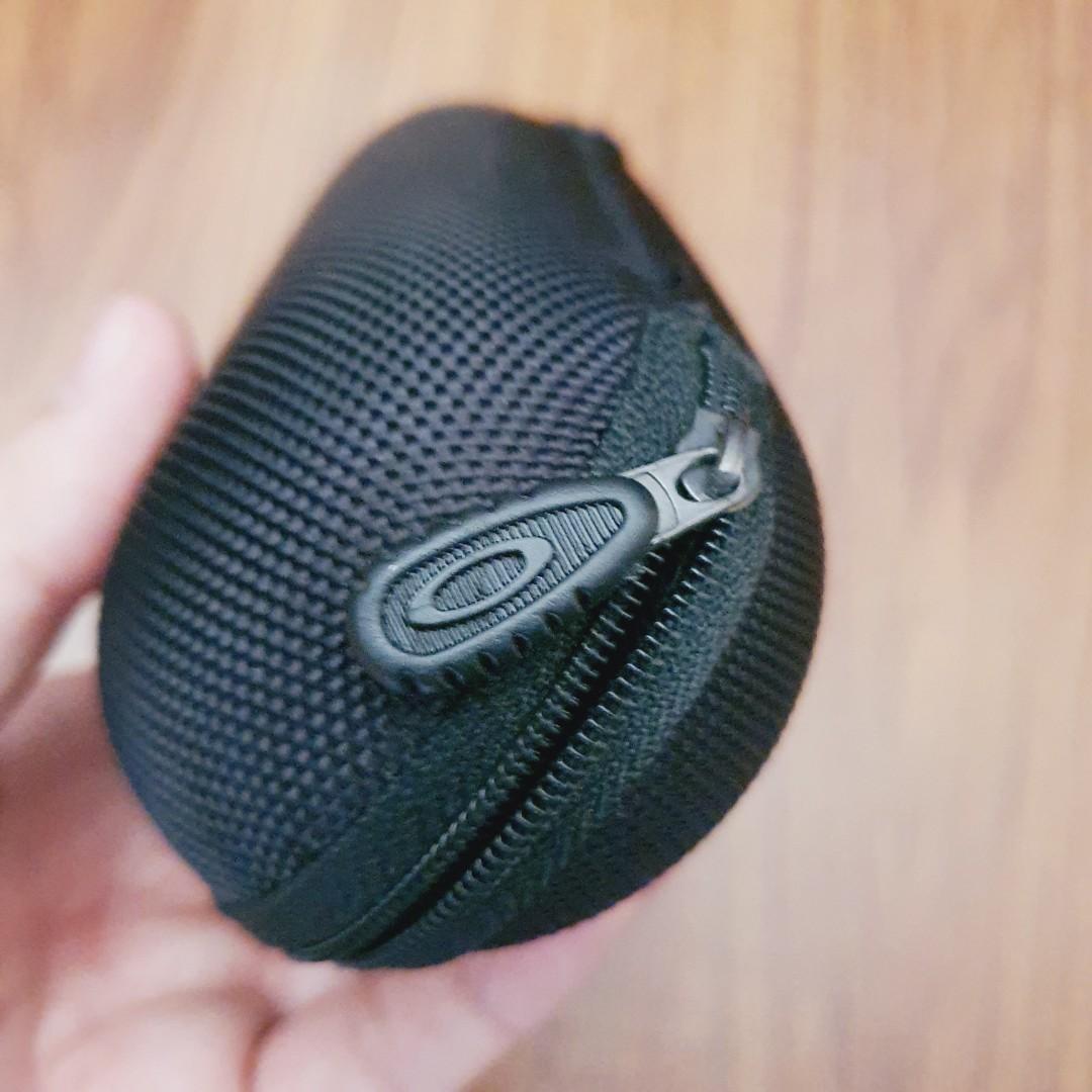Oakley Eyewear Case, Men's Fashion, Watches & Accessories, Sunglasses