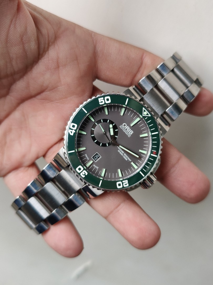 Oris aquis small second date 46mm online
