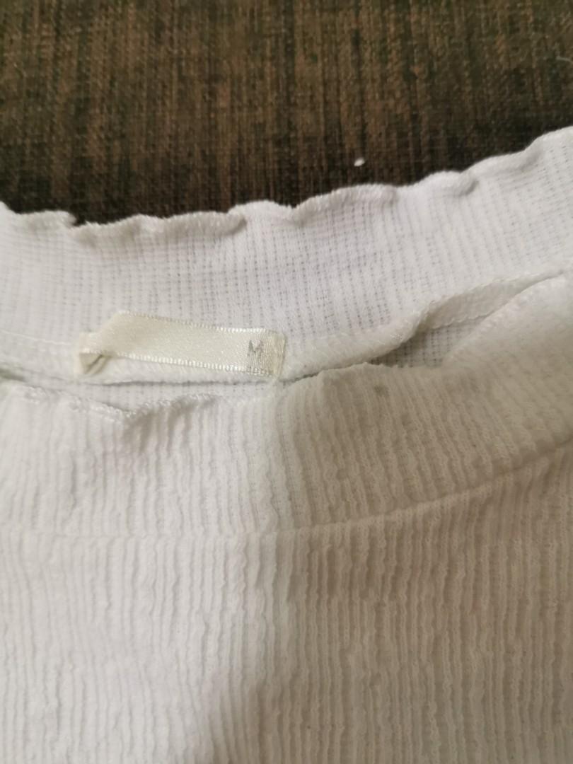 Preloved GU uniqlo shirt (Category: Shirts) located in Lumban. Submitted by NewCreationInChrist (Listing ID 1167277611, Image 2). Description: Rarely used and like new Shopee check-out available Thank you and God bless you.