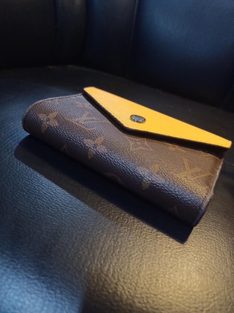 Preloved lv envelope mono (Category: Luxury Bags & Wallets) located in Cebu City. Submitted by day.98 (Listing ID 1167375388, Image 2). Description: 🇯🇵from japan surplus 🇯🇵genuine leather 🇯🇵meduim size 🇯🇵two color 🇯🇵coded.