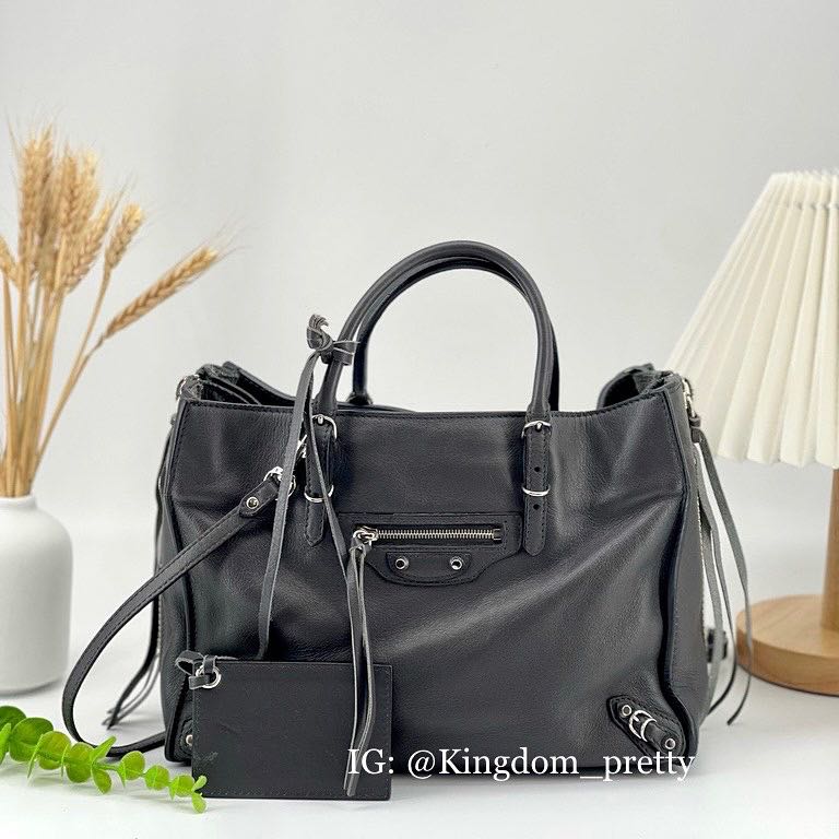 Pre-order SALE‼️ Balenciaga A4 Papier Tote Large Size Black, Luxury, Bags &  Wallets on Carousell