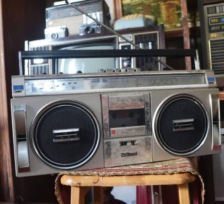 Radio kuno antik, Antik, Lainnya di Carousell