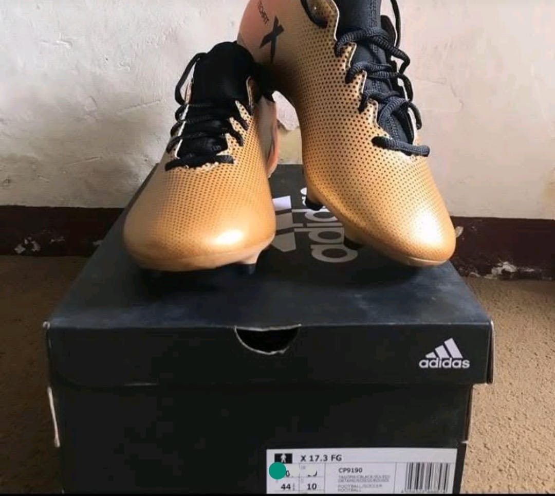 Sepatu bola adidas x techfit hotsell