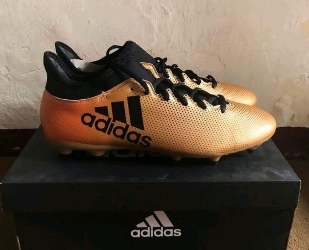 Harga sepatu store adidas techfit