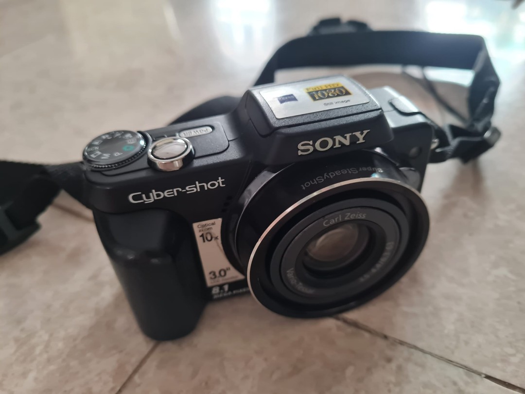 Sony camera DSC H10, Photography, Cameras on Carousell