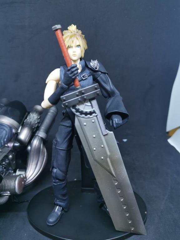 Square Enix Play Arts – Cloud & Fenrir – Final Fantasy VII Advent Children