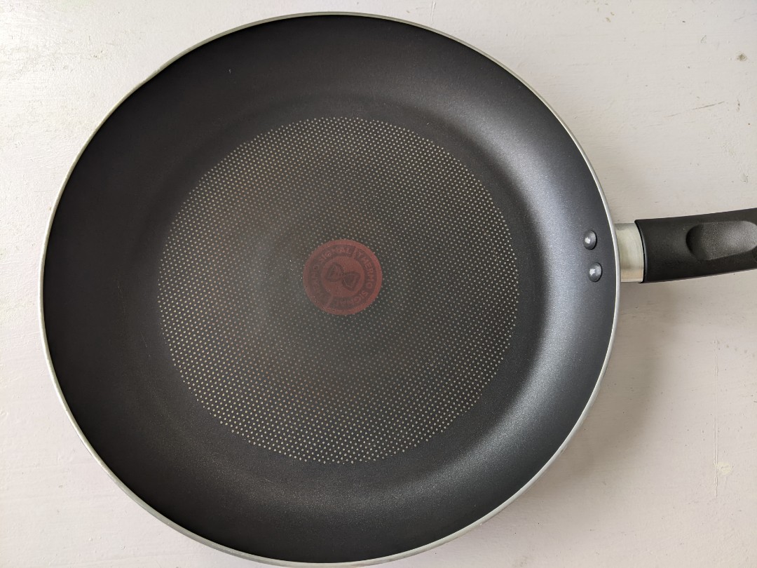 Tefal 28cm fry pan induction all hobs, Furniture & Home Living