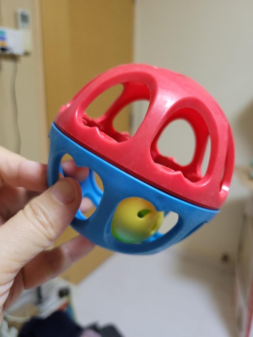 toys r us ball, Babies & Kids, Infant Playtime on Carousell