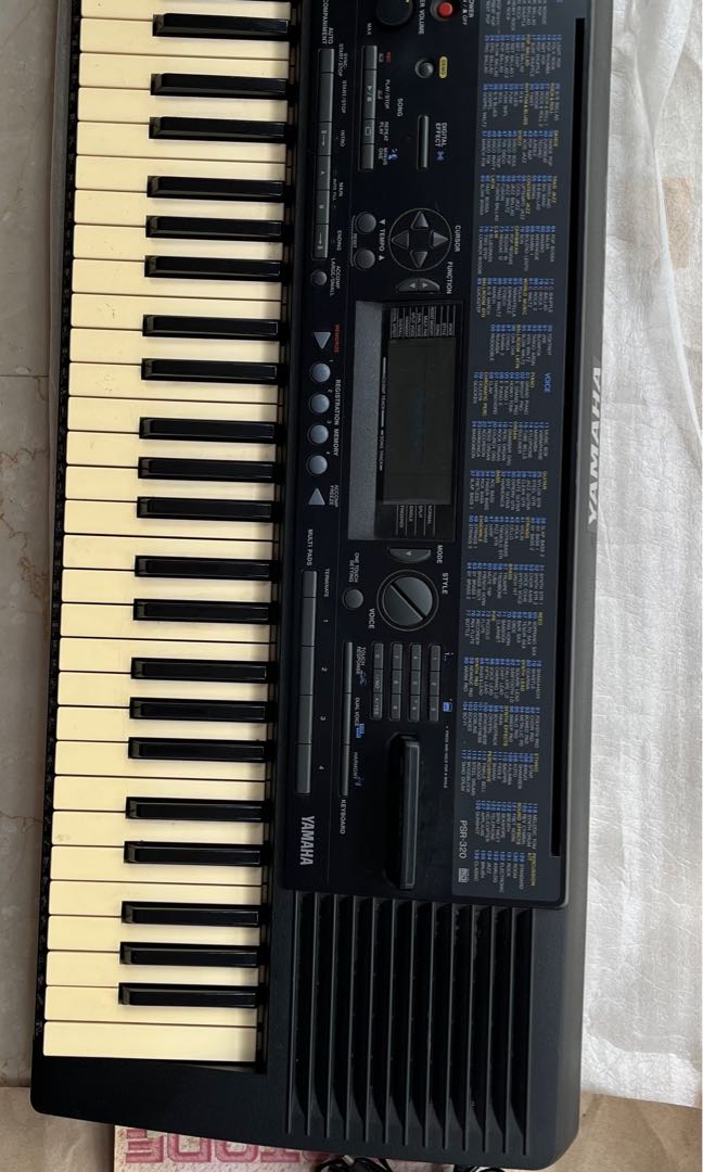 Yamaha PSR320 Digital Electronic Keyboard, Hobbies & Toys, Music
