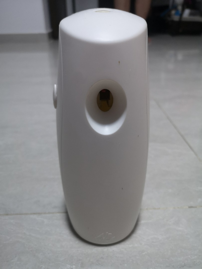 Air wick dispenser, Furniture & Home Living, Home Fragrance on Carousell
