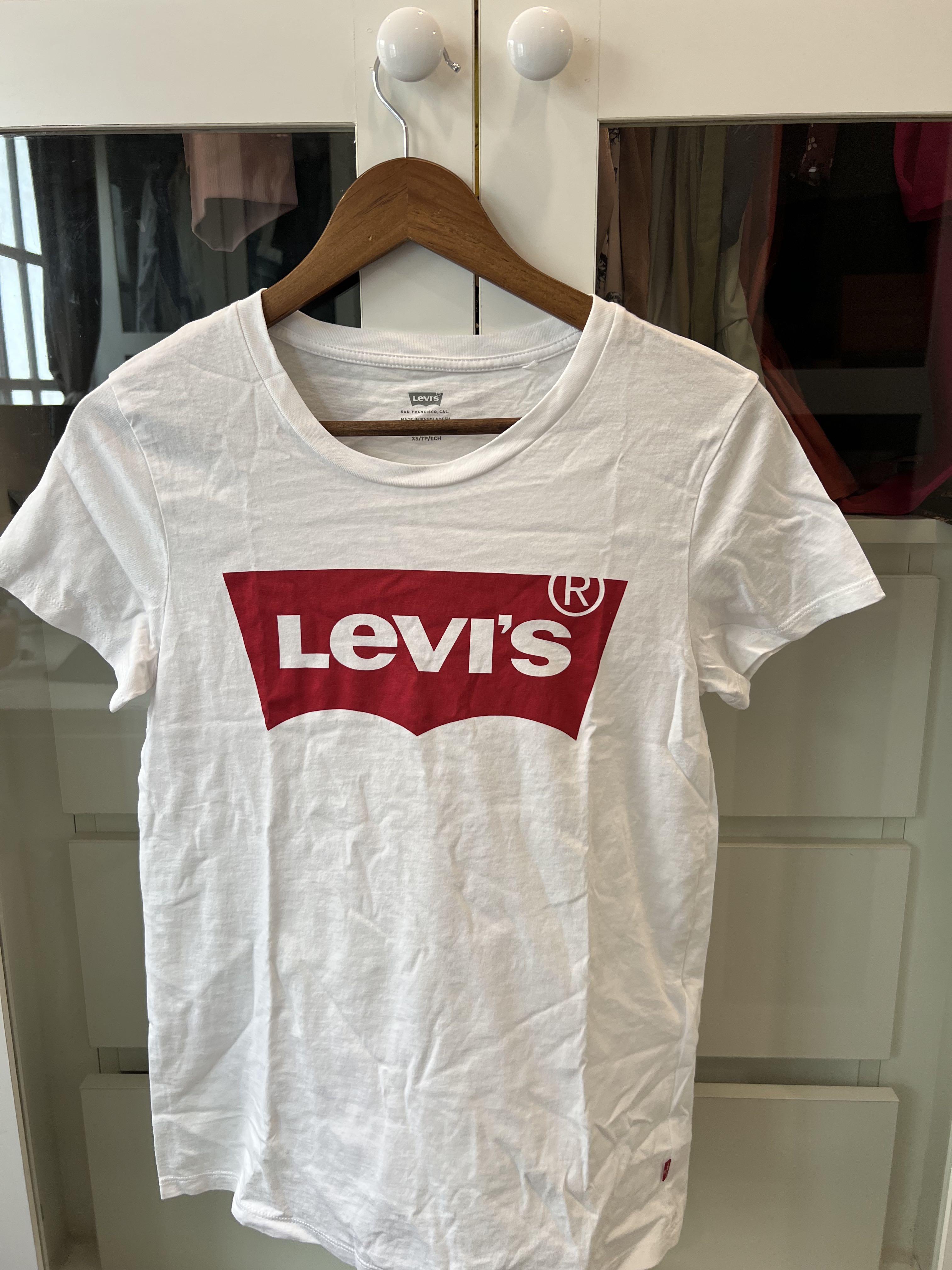 Authentic never used Levis T Shirt, Women's Fashion, Tops, Shirts on  Carousell