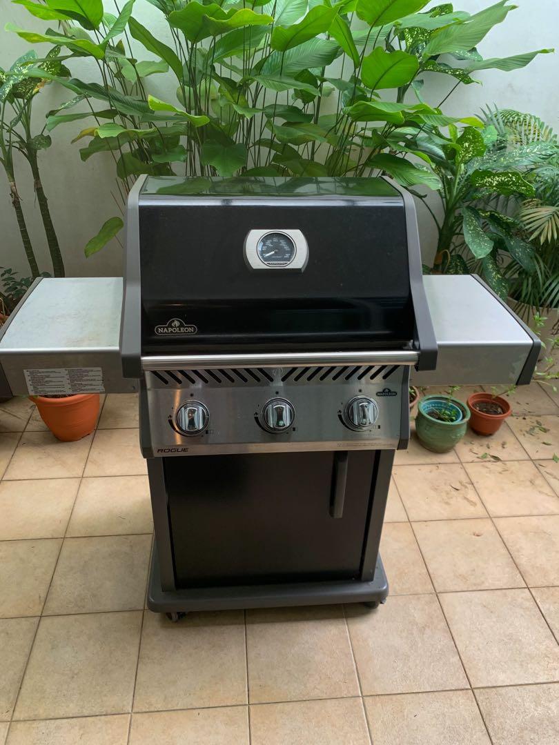 BBQ gas grill Napoleon, Furniture & Home Living, Outdoor Furniture on