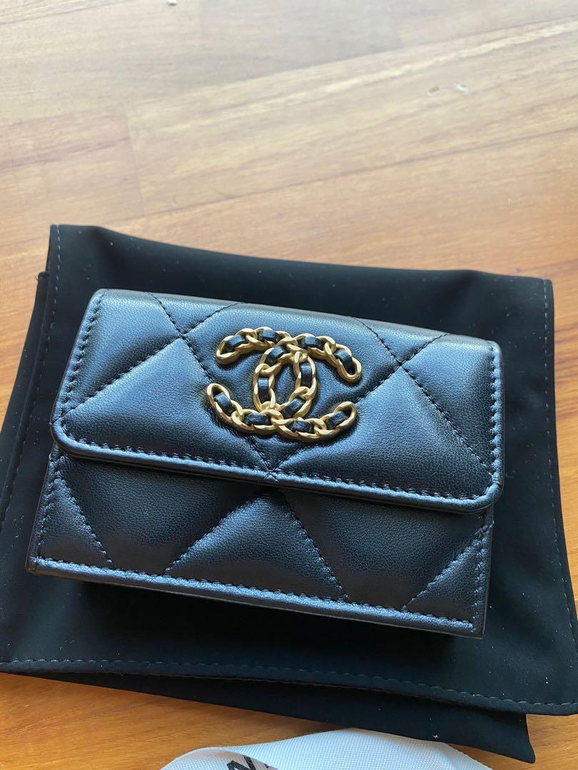 Chanel 19 zipped wallet  Shiny lambskin goldtone silvertone   rutheniumfinish metal light yellow  Fashion  CHANEL