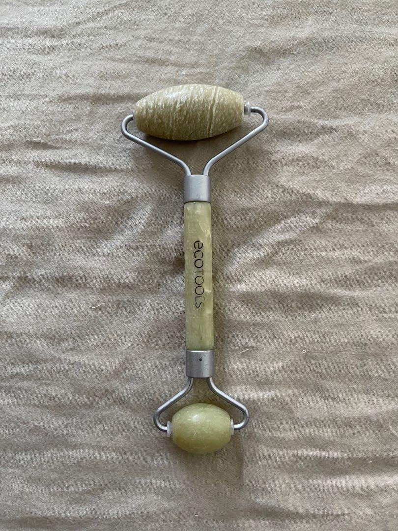 Ecotools face roller (Category: Makeup) located in Bacoor. Submitted by annmaliksi (Listing ID 1167440111, Image 1). Description: Used not less than 5x .