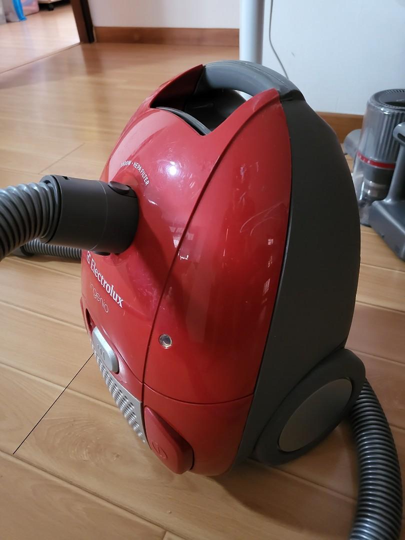 Electrolux Vacuum Cleaner Ingenio, TV & Home Appliances, Vacuum Cleaner