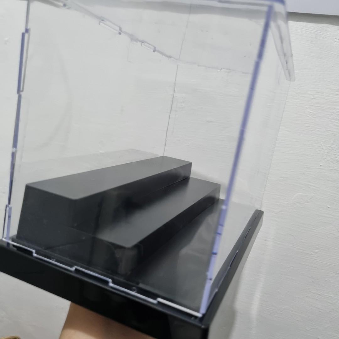 Figure Display Case (Collapsible) (Category: Storage Boxes & Baskets) located in Taguig. Submitted by msdahlia (Listing ID 1167569883, Image 3). Description: 🌼Figure Display Case🌼 ✔️ Size 21x11x13cm ✔️ Used for a while ✔️ No major issue but with minor/barely recognizable scratches ✔️ Collapsible ❌️ Box not included.