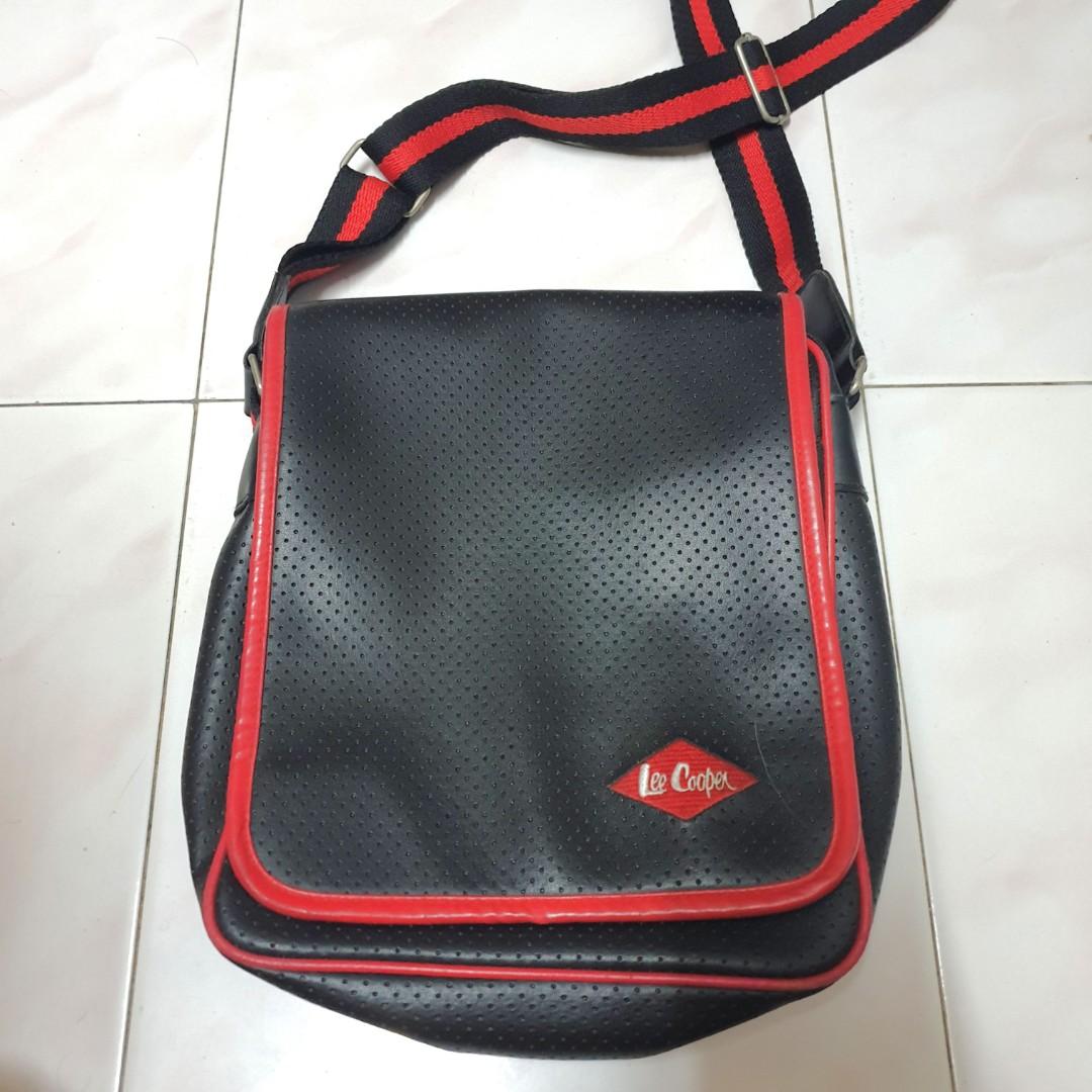 Can Nego ORIGINAL LEE COOPER SLING BAG Men s Fashion Bags