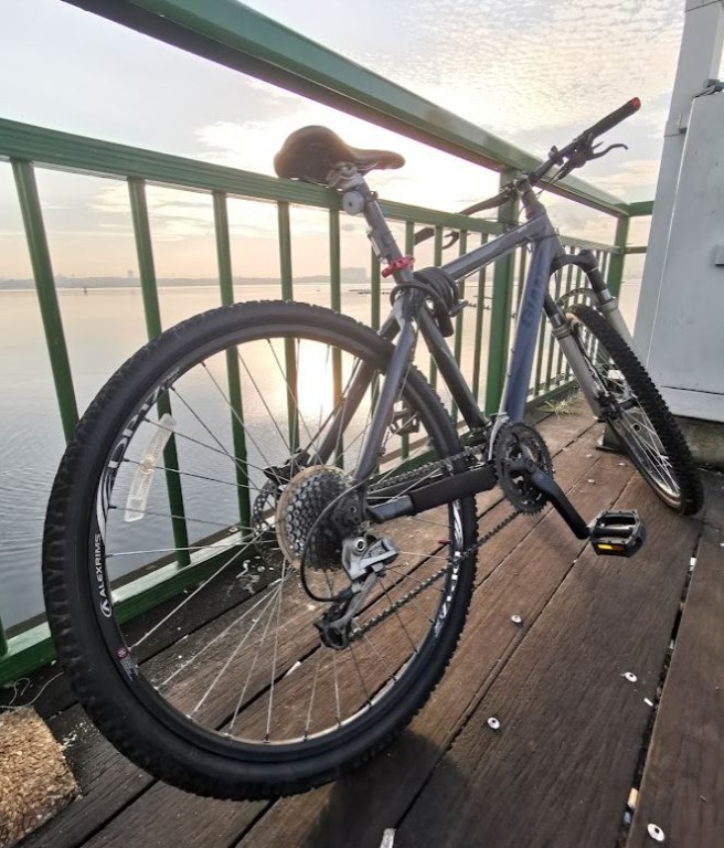 Giant xtc 3.5 mountain bike on sale