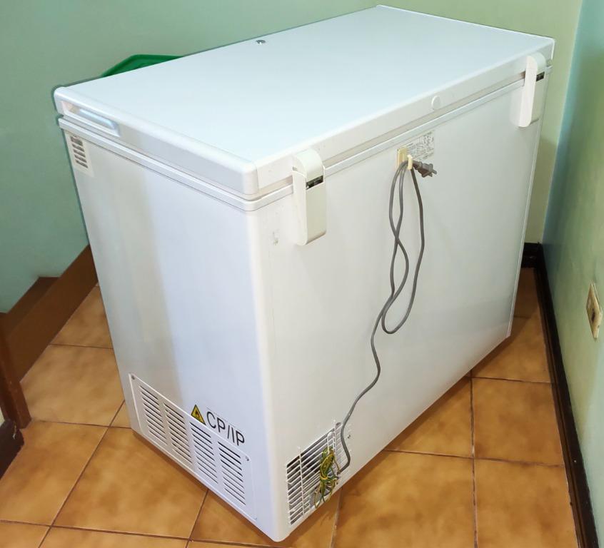 Haier 7 cubic feet chest freezer, TV & Home Appliances, Kitchen