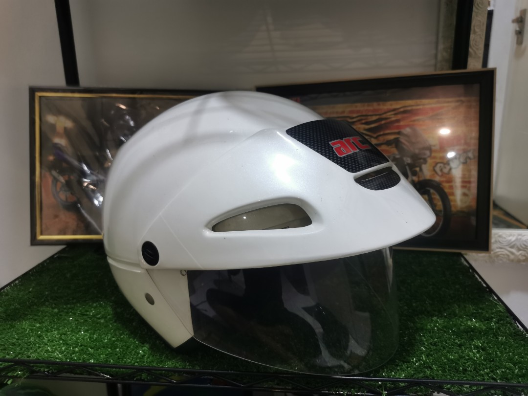 Helmet arc steng putih, Auto Accessories on Carousell