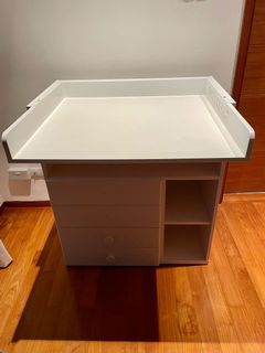 (Category: ) located in . Submitted by rieparis (Listing ID 1167540976, Image 1). Description: .
