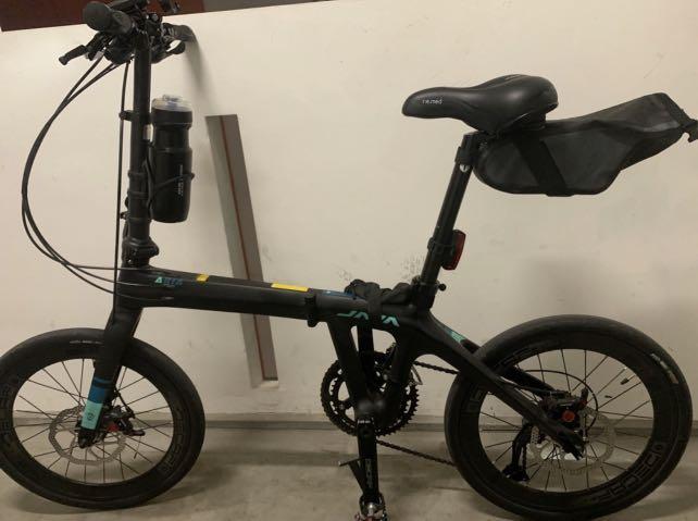 Java Aria (Carbon) (Category: Bicycles) located in Singapore. Submitted by pennochio (Listing ID 1167439954, Image 2). Description: Java Aria - Black/Blue For Sale 🔹 18 Speed 🔹 Shimano Altus 🔹 Weight : 9kg-11kg (Very Light) 🔹 Load Capacity : 120kg 🔹 Rider Height : 140cm-180cm 🔹 Pedal : Oil Slick Pedal (Original Provided) 🔹 Disc Brakes 🔹 Carbon Fiber Frame & Fork 🔹 Decaf Hollow Crank 52/35T Selling due to unutilized.. Lowballers will not 