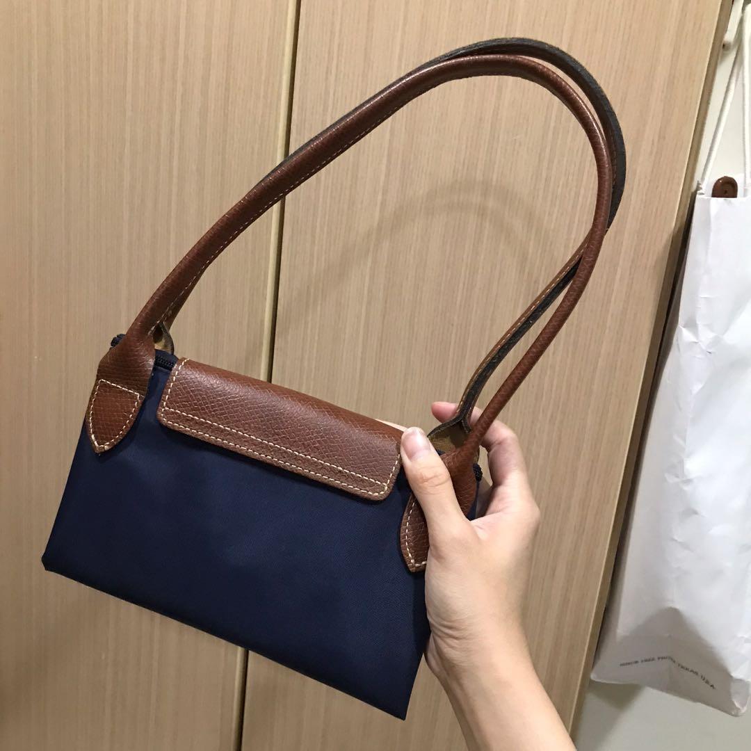 法國longchamp 瓏瓖經典款中型長把尼龍包海軍藍水餃包 她的時尚 包包在旋轉拍賣