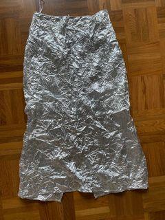 Metal look midi skirt