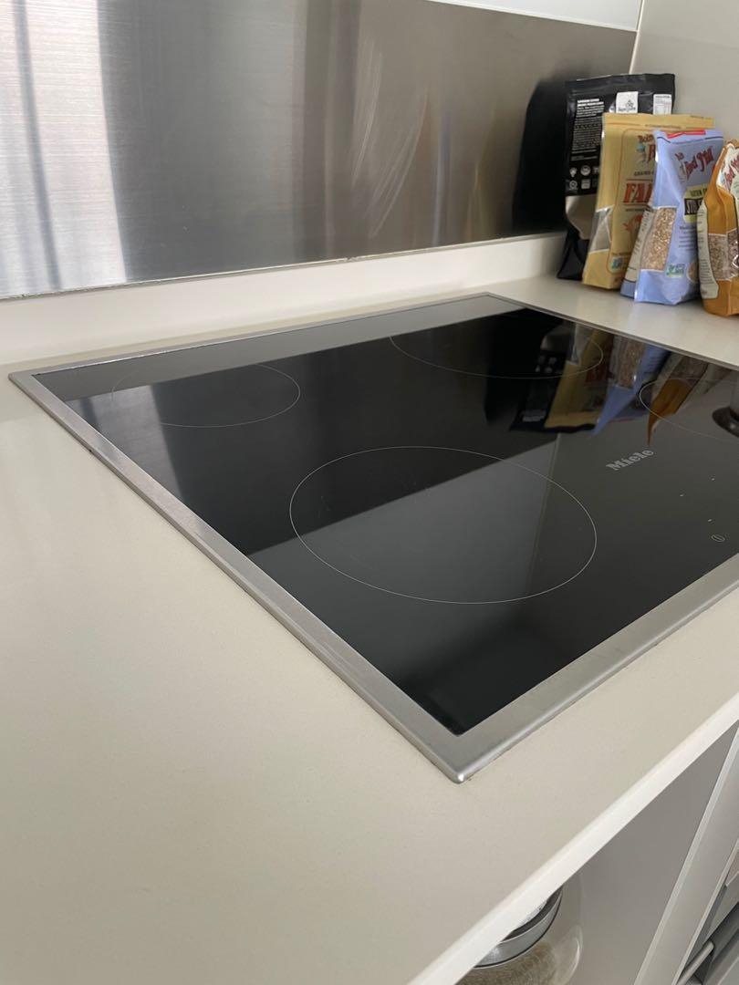 Miele Induction Hob (KM5600), TV & Home Appliances, Kitchen Appliances