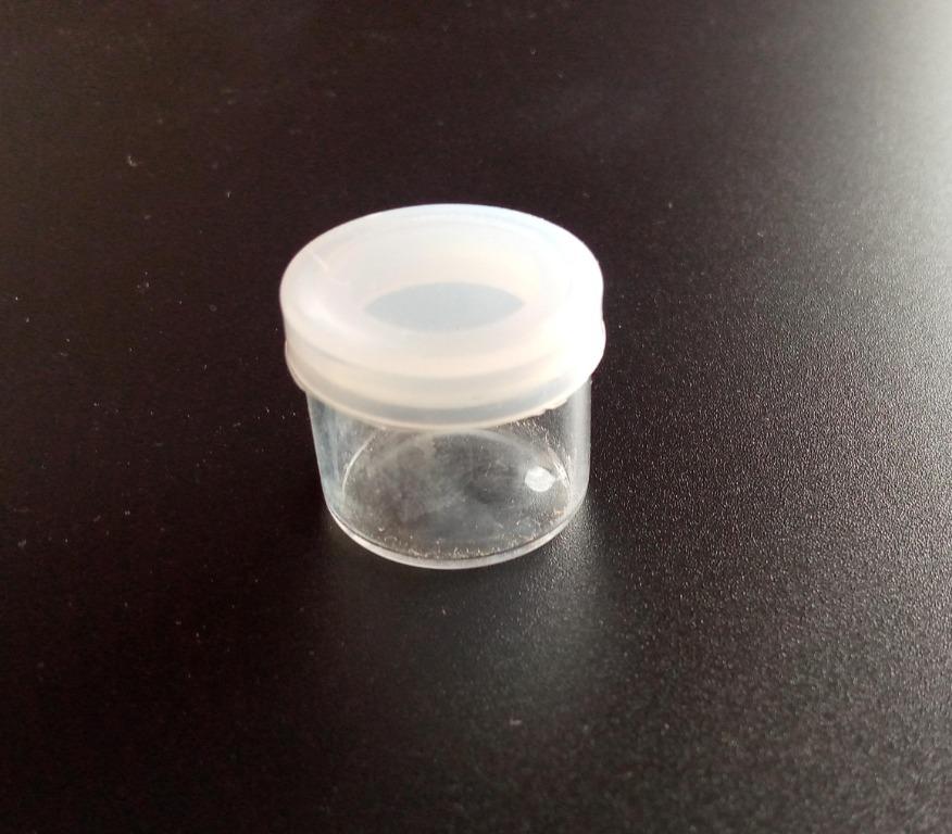 MINI SAMPLE CONTAINERS Tiny Make Up Paint Jar with Lid Micro Case 5 ...