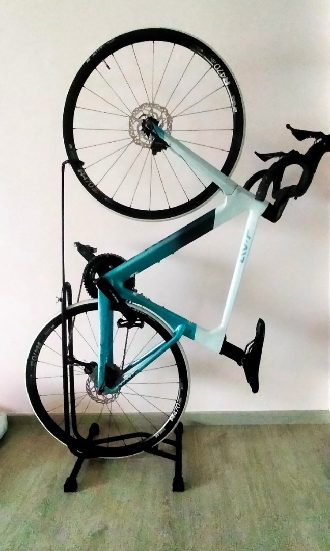 Newly assemble Java JAir (UCI certified) carbon road bike, integrated