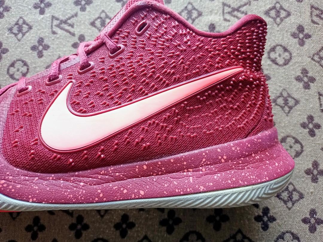 pink kyrie 3