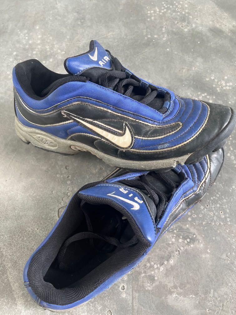 r9 soccer shoes