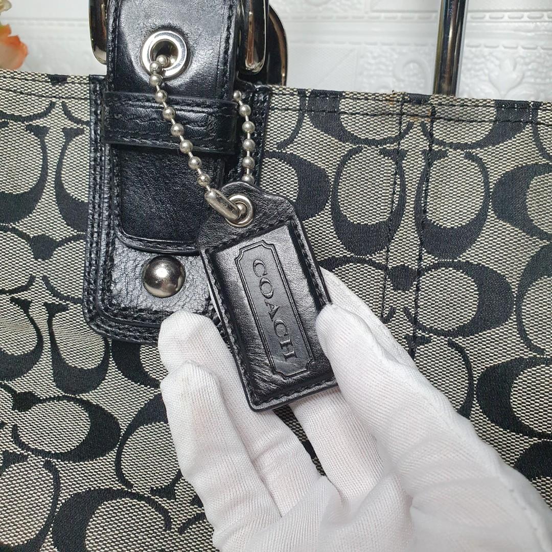 ORIGINAL COACH YKK ZIPPER SHOULDER BAG SALE KILI KILI BAG COACH Women s Fashion Bags Wallets Shoulder Bags on Carousell