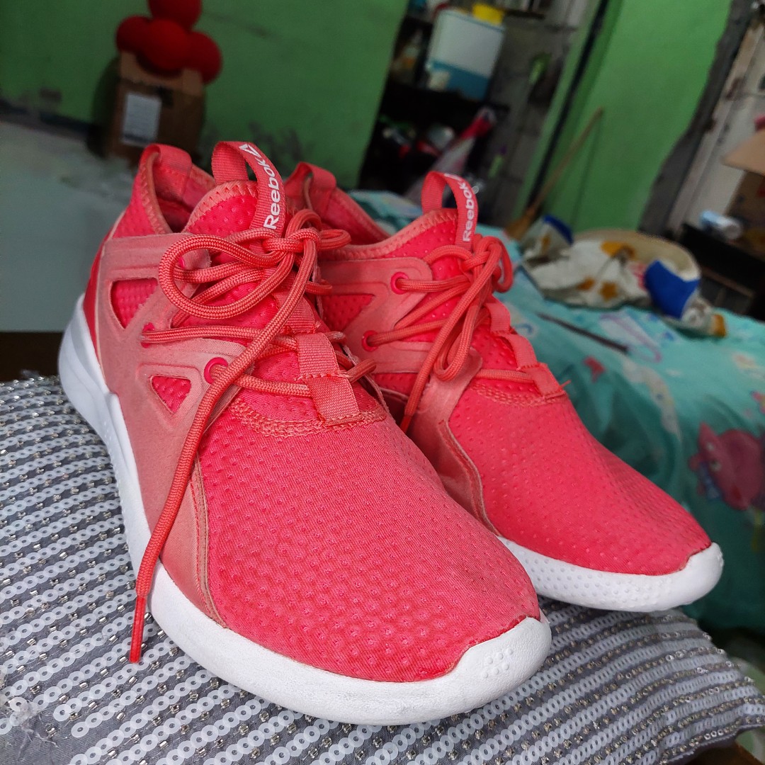 Monarca conferencia éxito REEBOK CARDIO MOTION PINK SIZE 8, Women's Fashion, Footwear, Sneakers on  Carousell