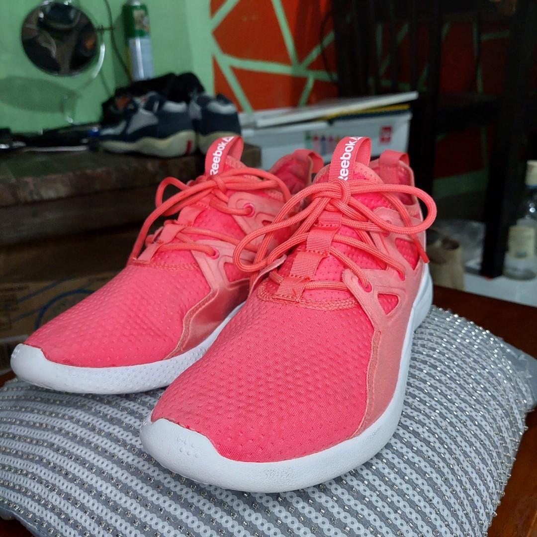 CARDIO MOTION PINK SIZE 8, Women's Fashion, Footwear, Sneakers on Carousell