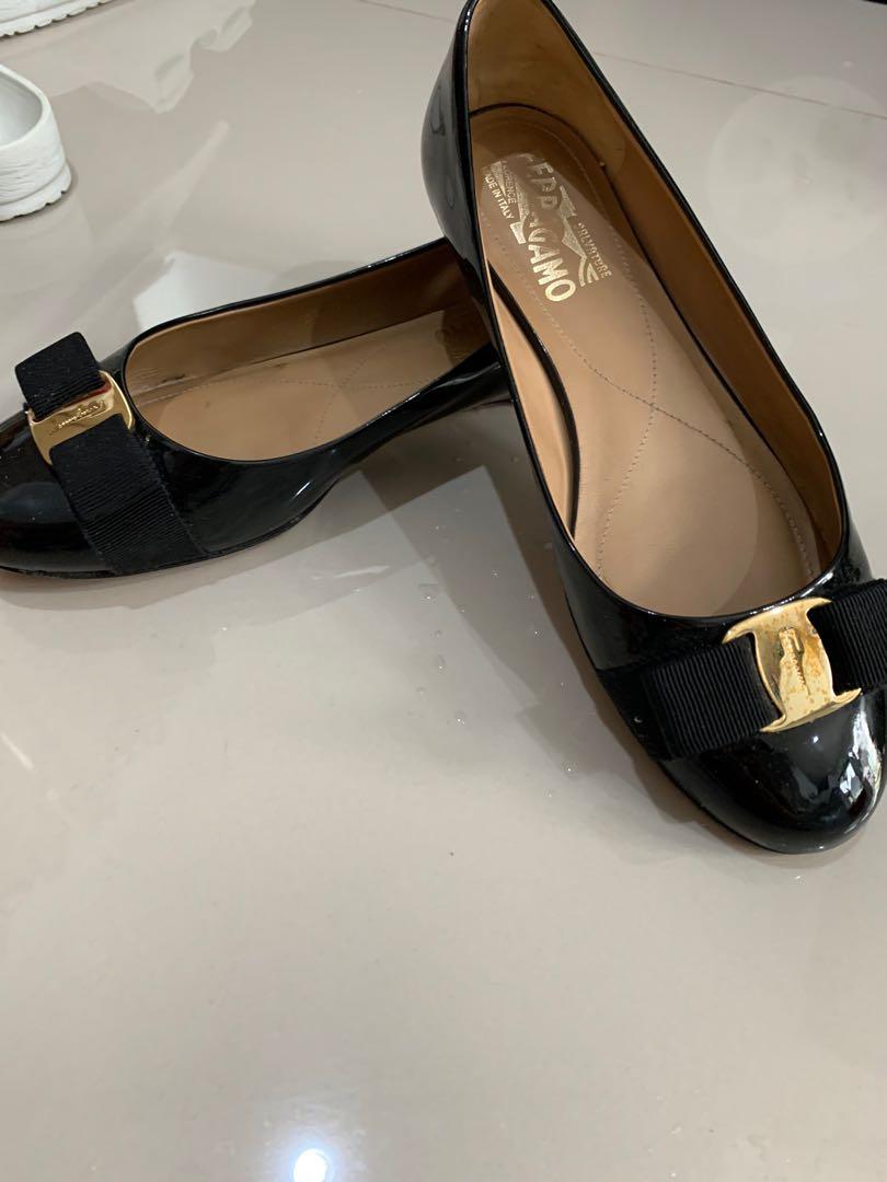 ferragamo flat shoes