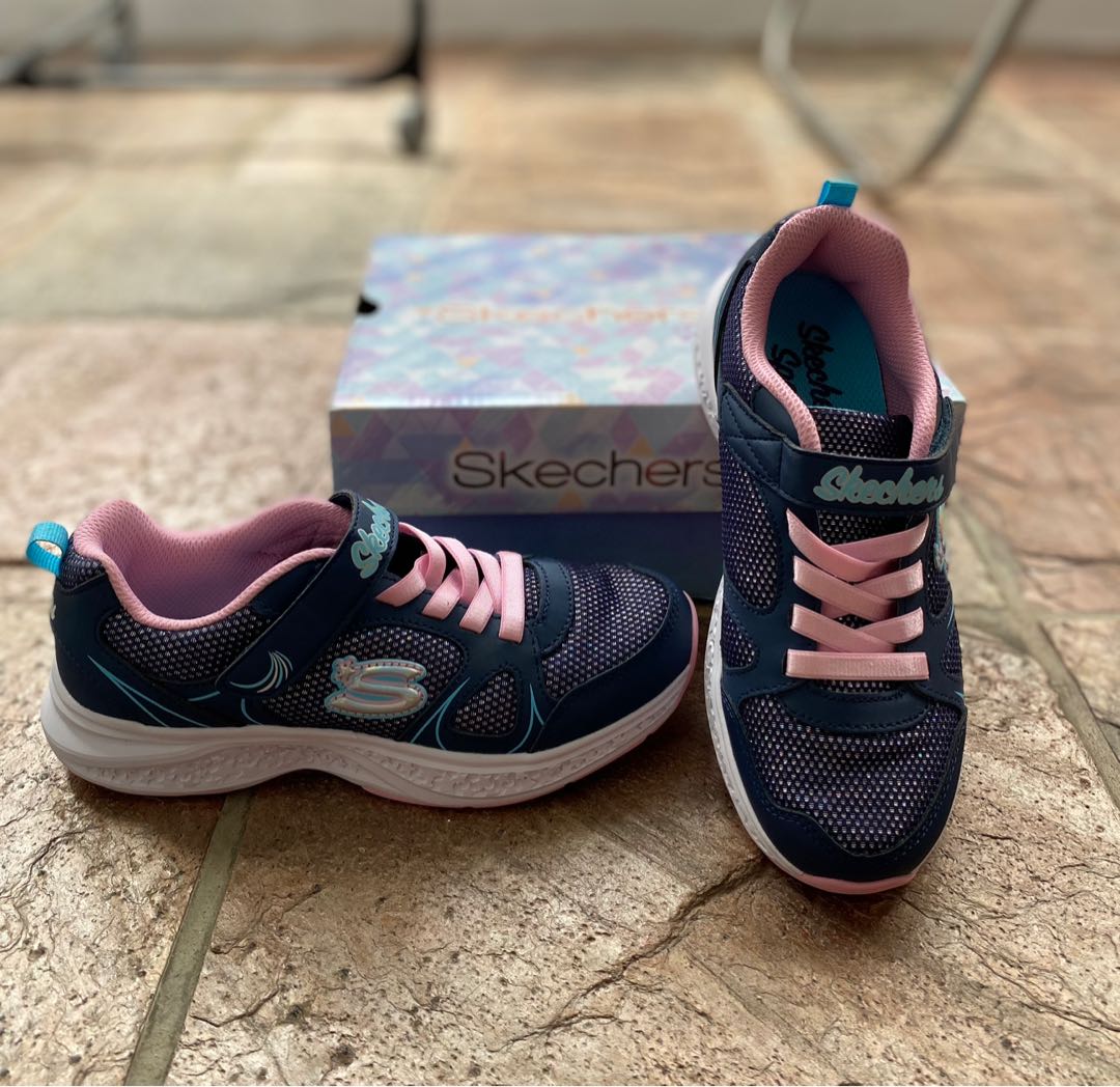 skechers shoes companies