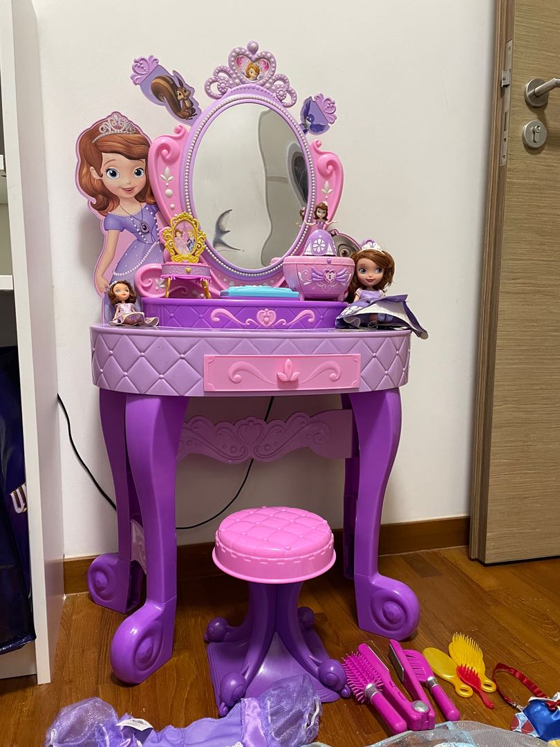 Sofia the best sale first makeup table