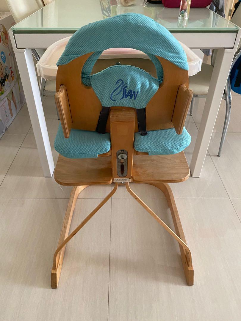 Svan Signet Highchair Complete in Natural Color with Tray