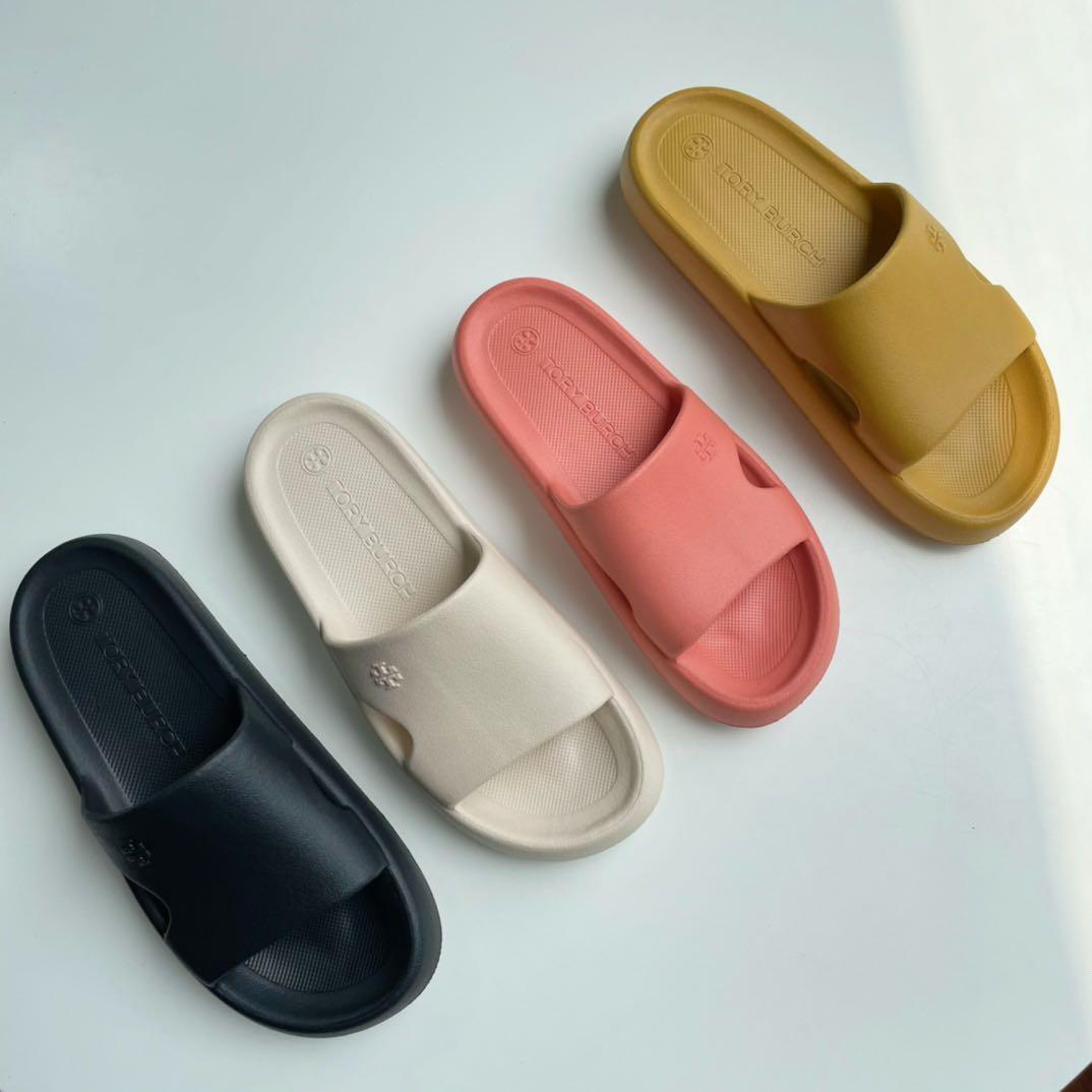 Tory Burch Shower Slides, Women's Fashion, Footwear, Flipflops and Slides  on Carousell
