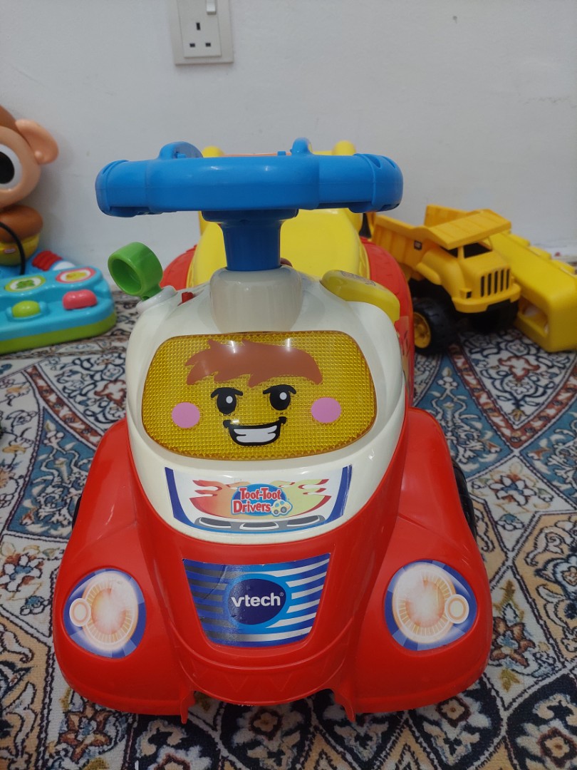 Toot toot shop ride on car