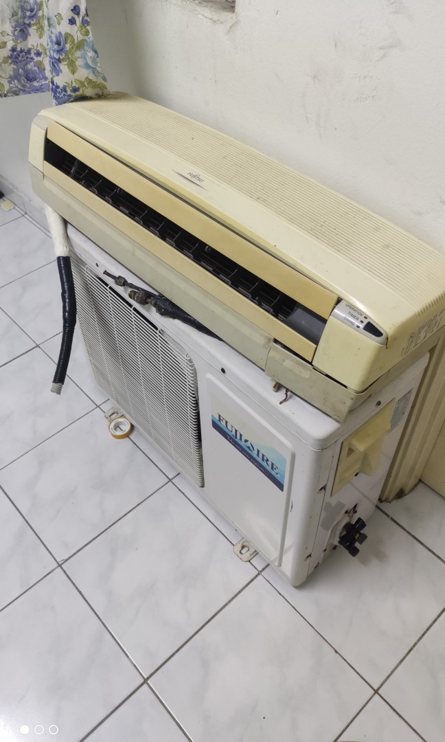 Aircond fuji 1hp, Babies & Kids, Baby Nursery & Kids Furniture, Cots