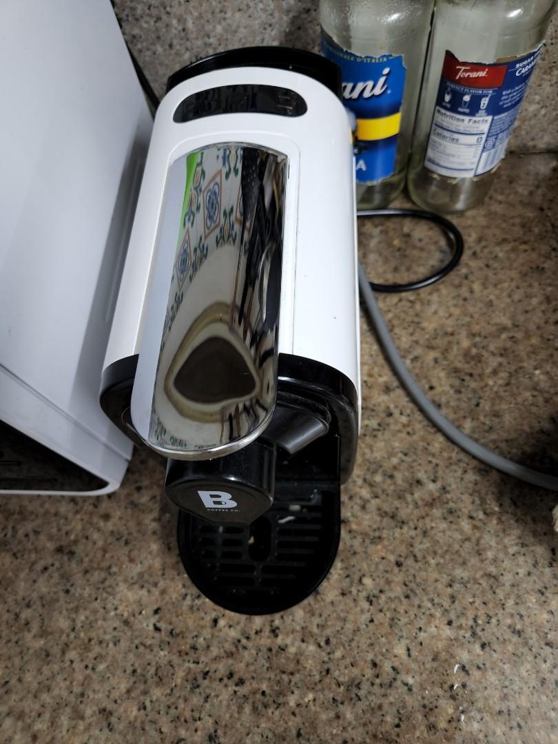 B coffee capsule Machine (Category: Coffee Machines & Makers) located in San Juan City. Submitted by jaxgavin (Listing ID 1164062726, Image 2). Description: bought it dec 2021 rarely used with box nespresso capsule compatible milk frother included.