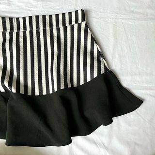 Black & White Stripped Mini Skirt