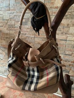 (Category: ) located in . Submitted by shopccloset (Listing ID 1164148758, Image 1). Description: .