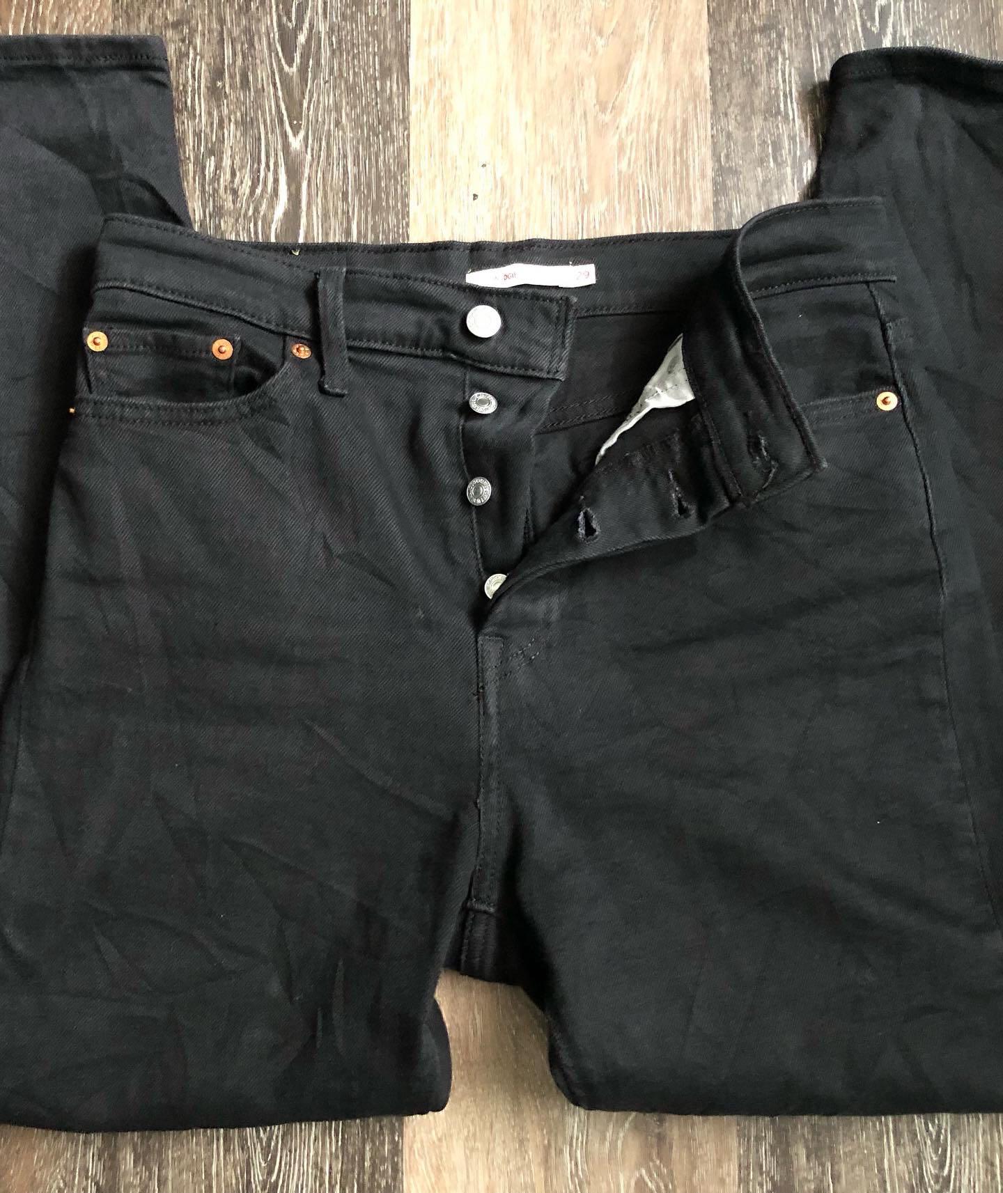 Buttonfly Levi's 501 Wedgie Skinny Fit W29 L27, Women's Fashion, Bottoms,  Jeans on Carousell