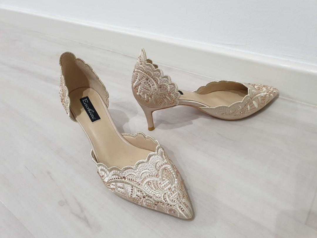 Champagne closed toe heels top