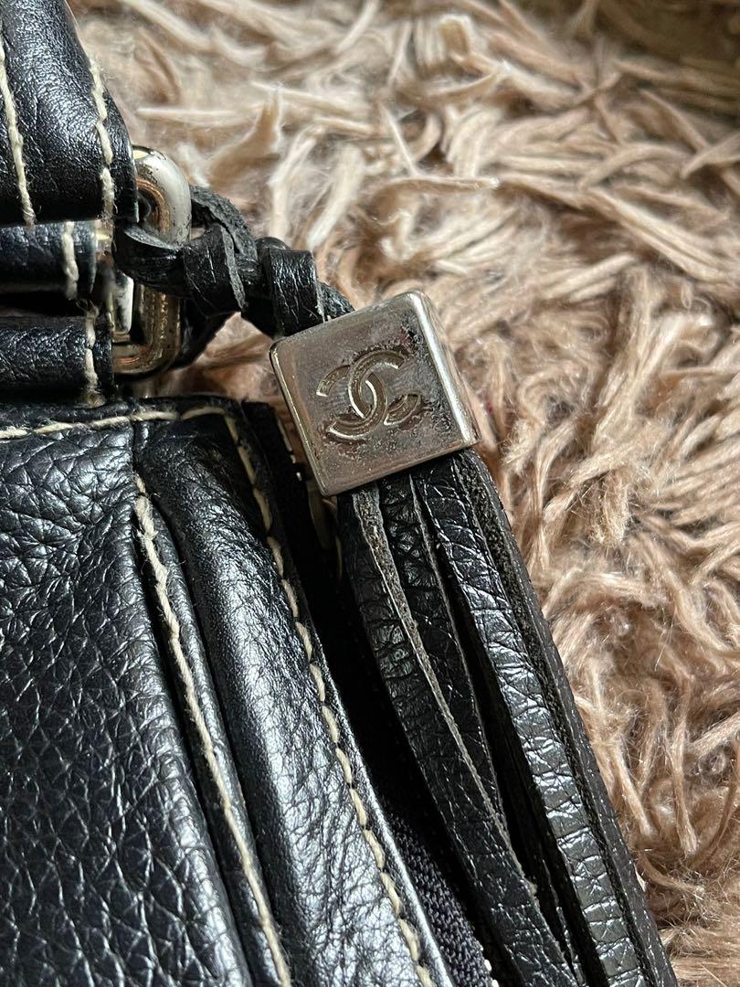 Chanel Hobo Bag (Category: Luxury Bags & Wallets) located in Quezon City. Submitted by bavenciaga (Listing ID 1164116364, Image 3). Description: Sourced out from Korea Pm for more info and negotiations!.